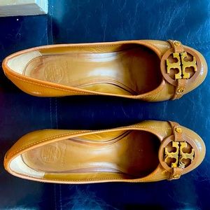 Tory Burch Aaden Mid Heel Pump